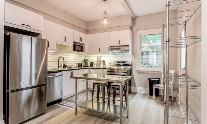 Palmerston - Little Italy Casa | Stunning Stay In Little Italy 2 Bedroom