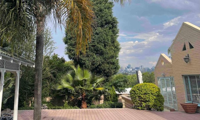 Greater Johannesburg Metropolitan Area Apartamento | Stunning stay in Sandton - back up power & view