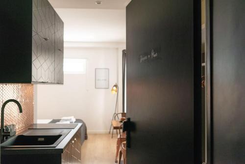 La Villette Apartamento | Stunning studio near Canal St Martin - DIVINE MOON