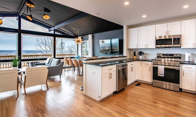Redmont Park Casa | Stunning Sunsets Await at The Altamont