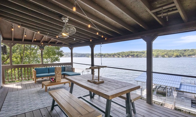 Rocky Mount Casa | Stunning Sunsets, Vibrant Bars and Restaurants at the Waterfront