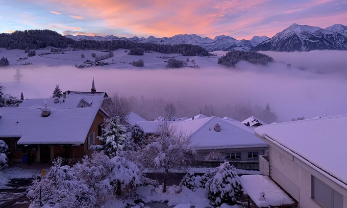 Goldiwil Apartamento | Stunning Swiss mountain and lake views!
