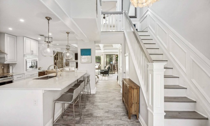 Southampton Casa | Stunning Townhouse w Tennis & Pool