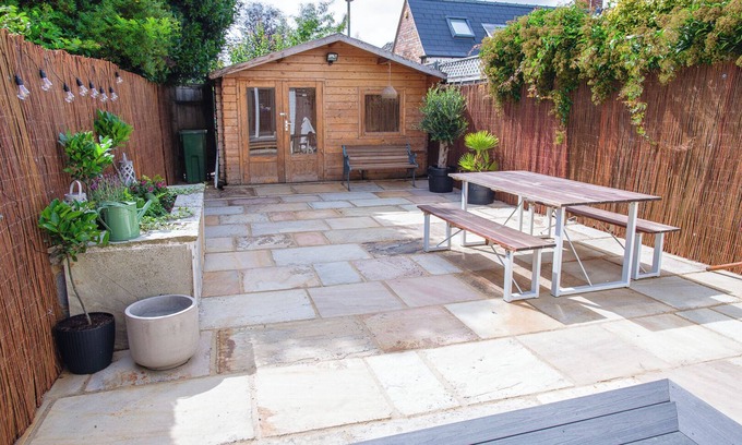 Cheltenham Casa | Stunning Townhouse with Large Garden