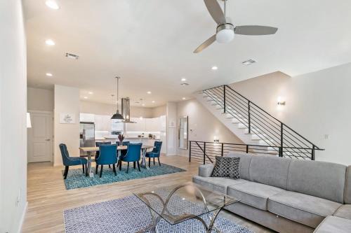 Mid-City Casa | Stunning Townhouse with Amenities