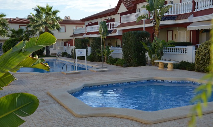 Quesada Casa | Impresionante casa adosada con piscina comunitaria compartida