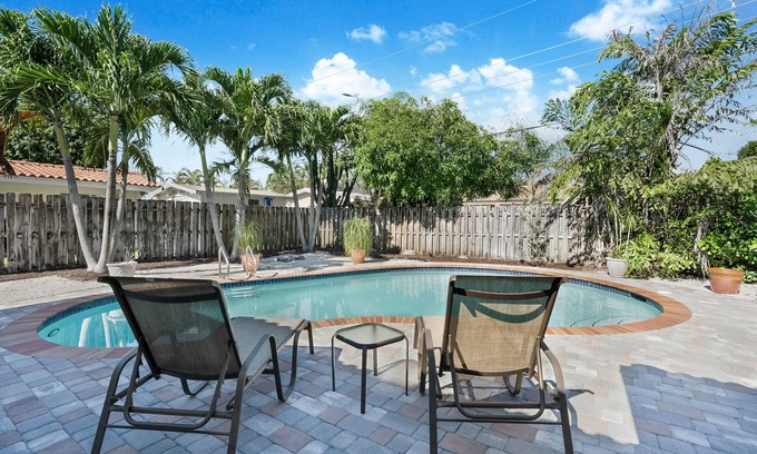 Imperial Point Casa | Stunning Tropical 4BR Oasis with Pool & Tiki Hut
