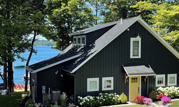Skaneateles Cabaña | Stunning two-bedroom lakeside retreat in peaceful Skaneateles