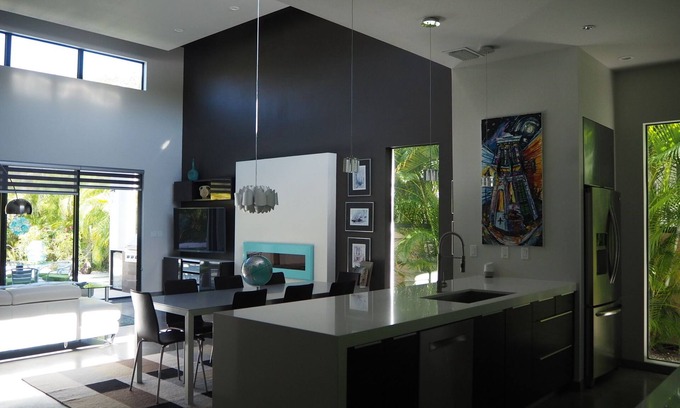 Alta Vista Casa | Impresionante, ultra moderna casa con piscina a poca distancia del centro de Sarasota