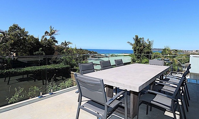 Dee Why Casa | Stunning ultramodern home overlooking beautiful beach