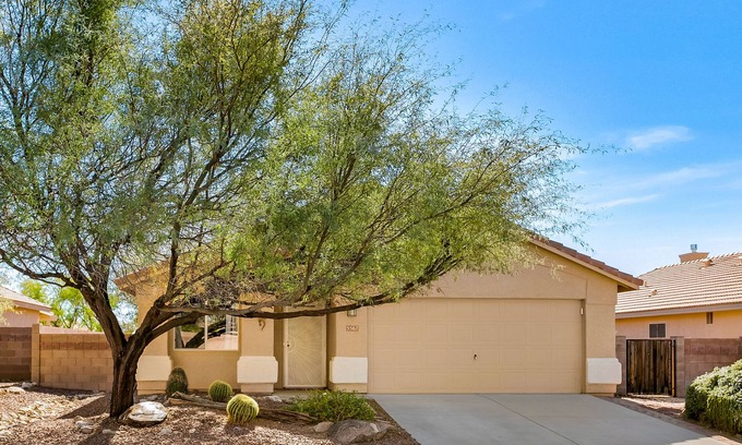 Dove Mountain Casa | Stunning Vacation Home - Trails, Golf & Dining!