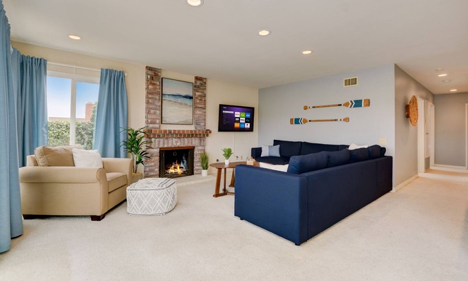 Fire Mountain Casa | STUNNING VALLEY VIEWS | NEAR LEGOLAND & CARLSBAD