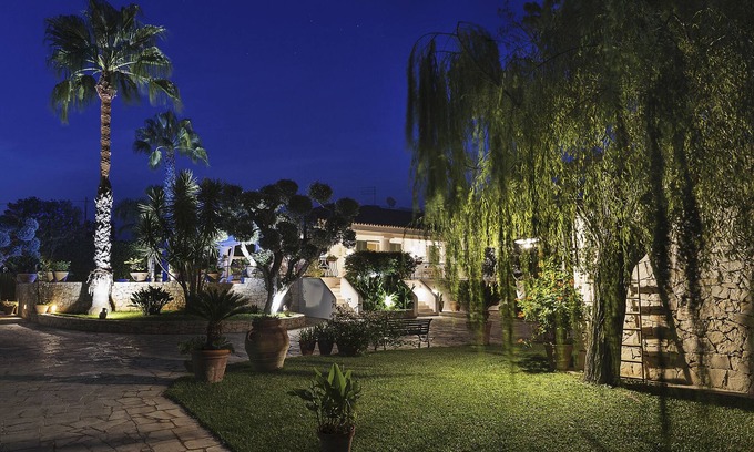 Francavilla Fontana Villa | Hermosa Villa Resort