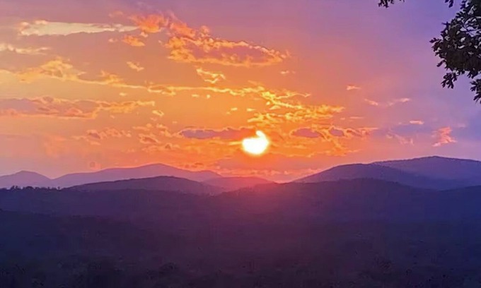Buckingham Cabina | Stunning View at the Lotus View Retreat in Yogaville/ Cabin