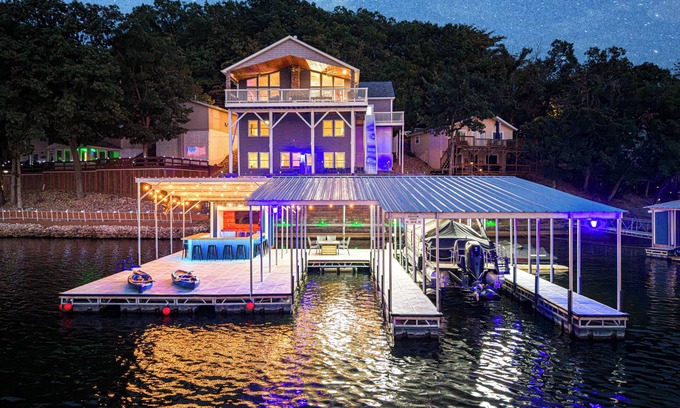 Rocky Mount Casa | Stunning View! Kayaks, Lily Pad and more!