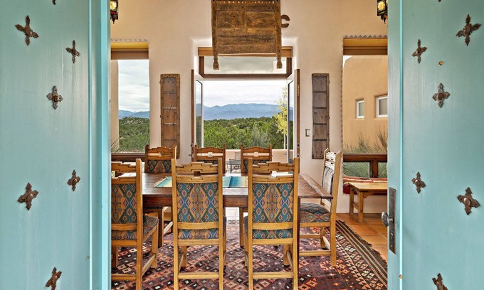 Santa Fe Casa | Stunning views| 3 Patios| Private and Secluded| Easy Access to Trails