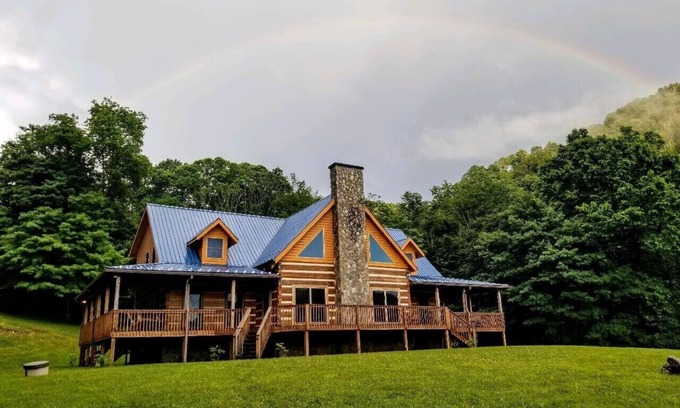 Bakersville Casa | Impresionantes vistas, 4Bd / 4Ba espaciosa casa entre Asheville y Boone