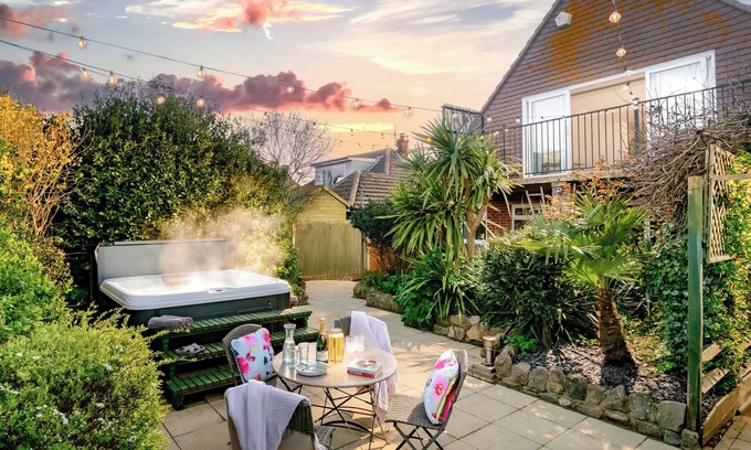 New Romney Cabaña | Stunning views across the ocean from the luxurious open plan living areas.