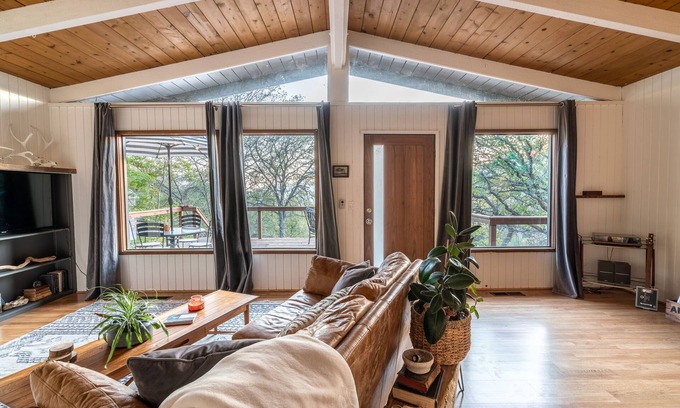 Three Rivers Casa | STUNNING VIEWS, CRISP IMMACULATE MOUNTAIN TOP HOME WITH HOT TUB