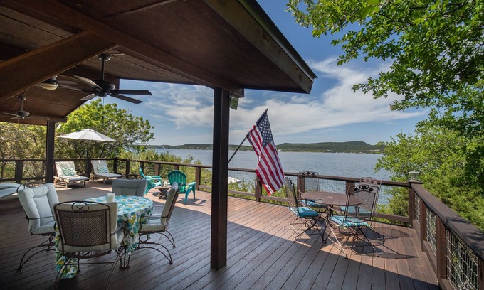 Graford Cabina | ¡Vistas impresionantes! Enchanting Peninsula Lake Front Home con muelle, kayaks, senderismo