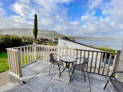 Glenariff Casa | Stunning views from The Bay, Glenariffe beach