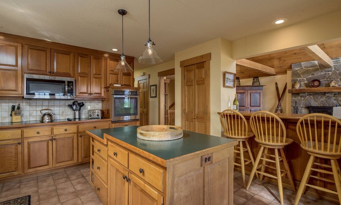 Ludlow Cabina | Stunning Views in Ludlow Vermont Minutes to Okemo Resort