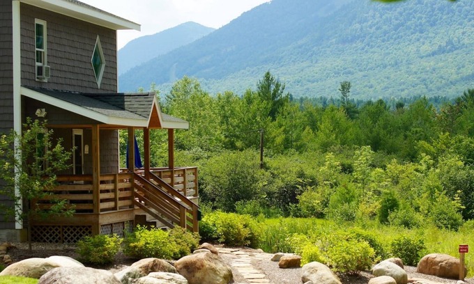 Wilmington Casa | Lookout Mountain Chalet: Lujo, Jacuzzi, Se admiten perros, 1. 9 millas de Whiteface, Vistas a la montaña, capacidad para 12 personas, sauna y chimenea