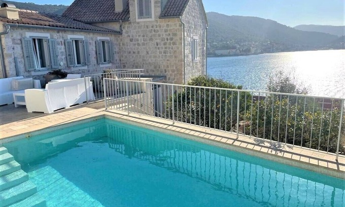 Vis Villa | EXCELENTES VISTAS, CERCA DEL MAR, TIENDAS, RESTAURANTES, EN LA ISLA DE VIS VISITADA, WIFI GRATUITO
