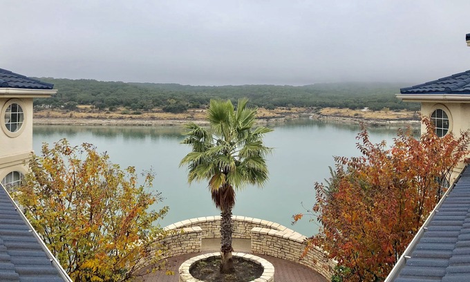 Highland Lake Estates Villa | IMPRESIONANTES vistas de LAKE TRAVIS @ The Island