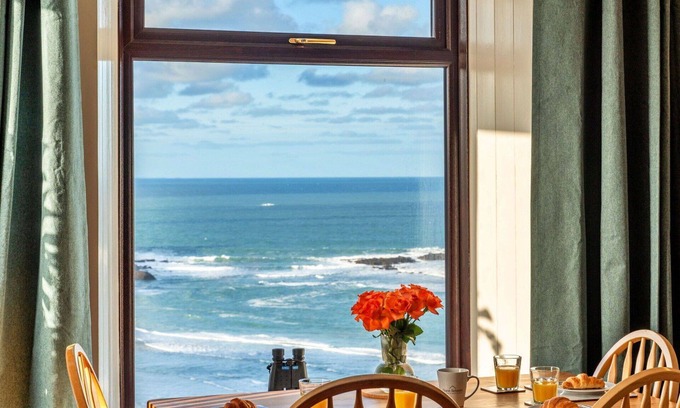Sennen Cove Casa | Maravillosa casa de vacaciones para 4 personas con WIFI, mascotas permitida y aparcamiento