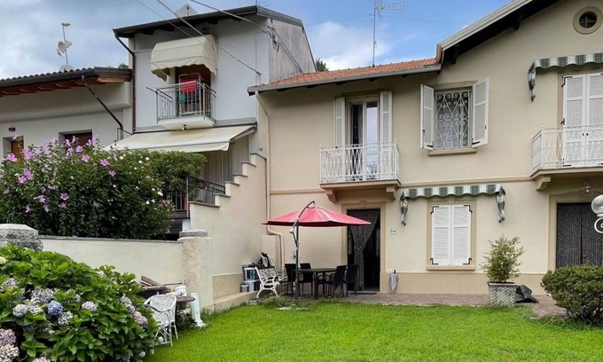 Mergozzo Casa | Preciosa casa de vacaciones con WIFI, TV, balcón, mascotas permitida y aparcamiento