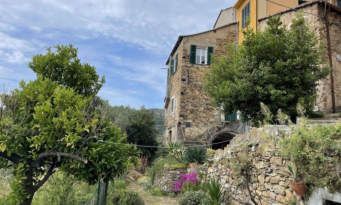 Torrazza Casa | Preciosa casa de vacaciones con WIFI, terraza, mascotas permitida, vista panorámica y aparcamiento