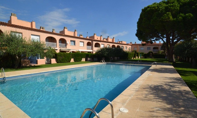 Cambrils Casa | Estupenda casa de vacaciones para 6 personas con A/C, WIFI, piscina, TV, terraza y aparcamiento