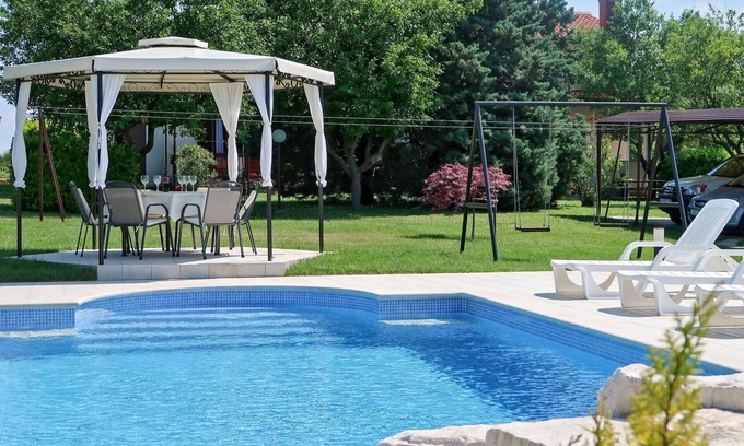 Gondolici Casa | Preciosa casa de vacaciones con piscina privada, A/C, WIFI, TV, patio y aparcamiento