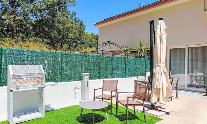 Villanova d'Albenga Casa | Estupenda casa de vacaciones con WIFI, A/C, TV, patio, mascotas permitida y aparcamiento