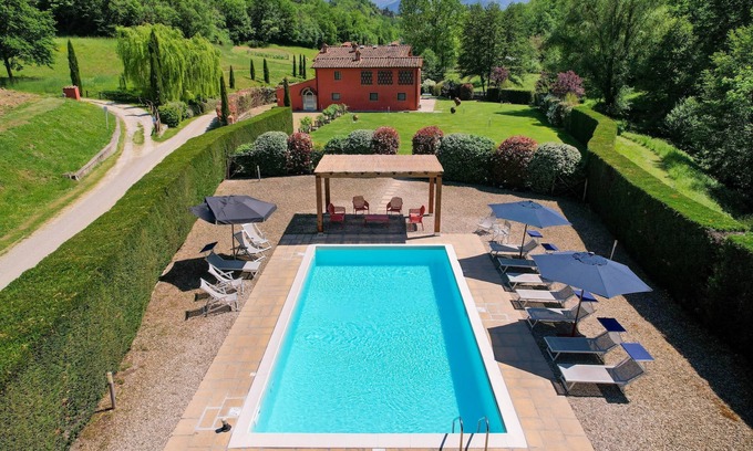 Reggello Casa | Stunning villa,Saltwaterpool,Sauna,Wi-Fi,fenced garden,table tennis,BBQ,sleep 16