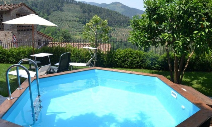 Castelvecchio Villa | Casa de vacaciones con WIFI, piscina privada, A/C, TV, terraza, vista panorámica, cerca de Lucca