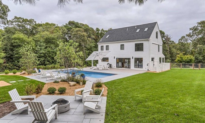 Tisbury Cabaña | Stunning Vineyard Haven Retreat with Pool, Guest House & Prime Location