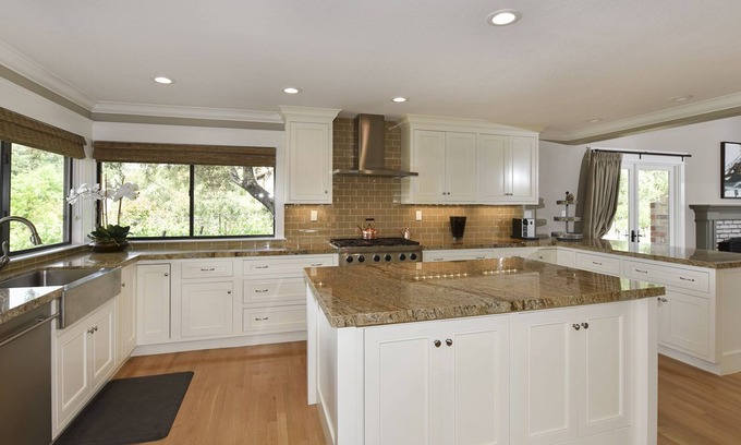 Yountville Casa | Impresionante casa con vista al viñedo en el icónico sendero Silverado en el hermoso valle de Napa