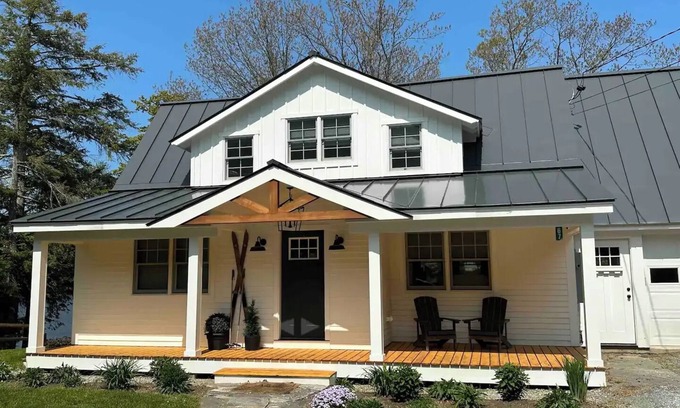 Ludlow Casa | Stunning VT Lakefront and Ski House - Hottub, Fast Wifi, A/C, & Firepit