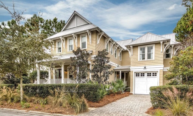 Forest District Casa | Stunning Watercolor Retreat! Private Pool! Carriage House!