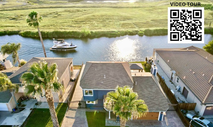 Discovery Bay Casa | Stunning Waterfront 3BR Retreat in Discovery Bay