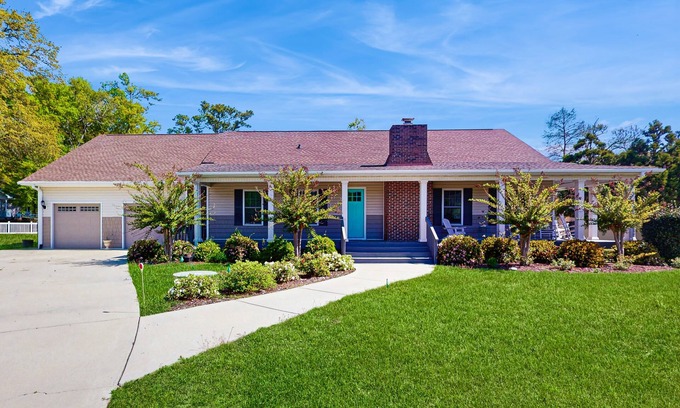 Sea Trail Casa | Stunning waterfront coastal home close to the beach and local attractions
