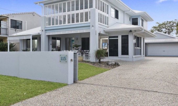 Bellara Casa | Impresionante casa frente al mar con piscina - Sylvan Beach Esp, Bellara
