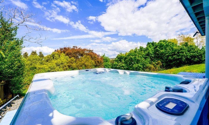 Bucklands Beach Casa | Stunning Waterfront Villa in Bucklands Beach