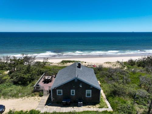 South Wellfleet Casa | Stunning Waterfront Views Beach steps away