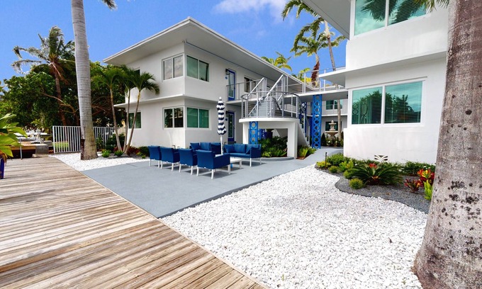 Hendricks and Venice Isles Condominio | Stunning Waterview Condo Steps from Fort Lauderdale Beach & Las Olas Blvd