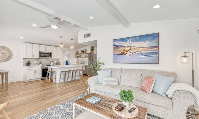 St. Augustine South Casa | Stunning Waterview! Beach and Downtown only 10min away.Boat ramp 1/4 mile away.