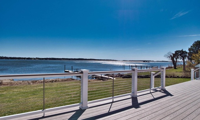 Adamsville Casa | Stunning waterviews with direct access to Westport River!