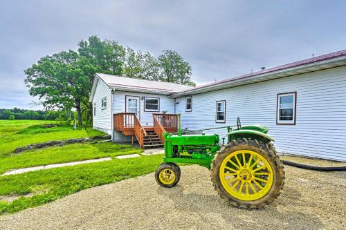 Arena Casa | Stunning Wisconsin Retreat on Active Farm!